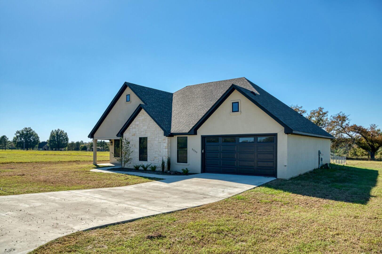 Modern house with spacious driveway