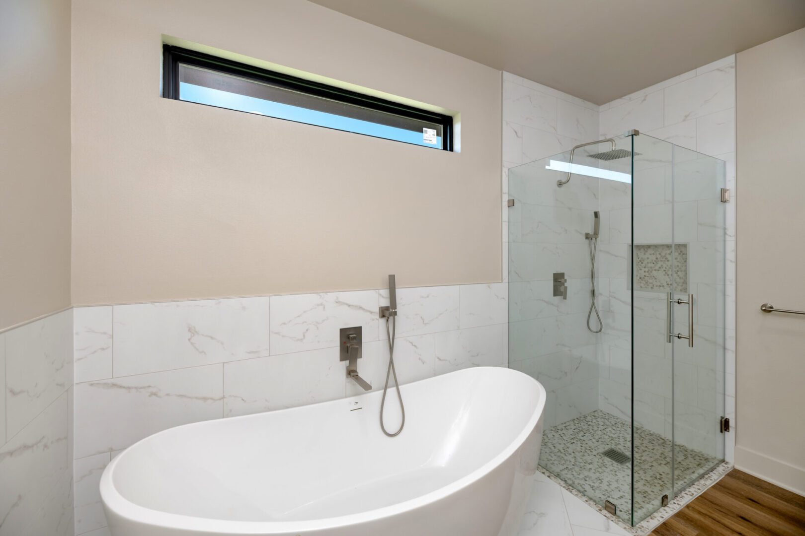 Minimalist bathroom design with window